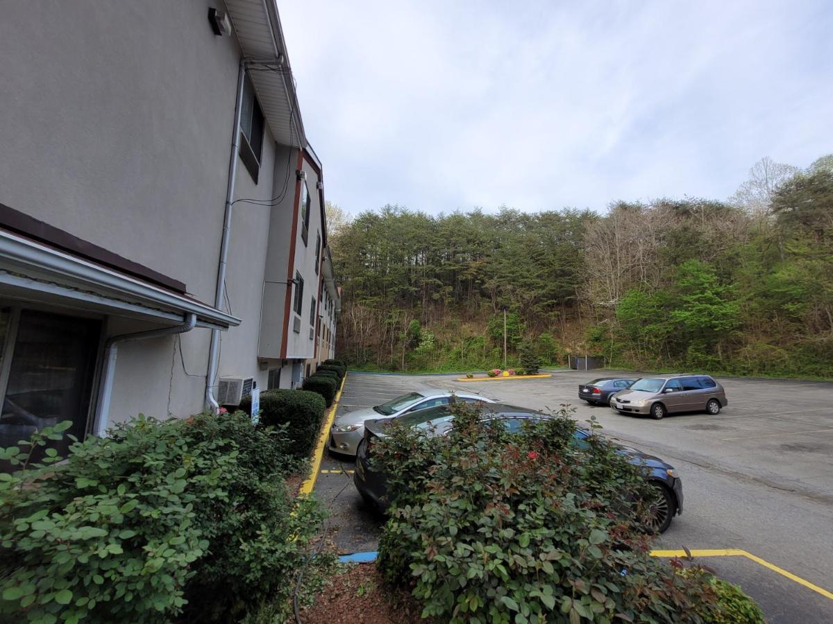 Raceway Inn Martinsville Exteriör bild