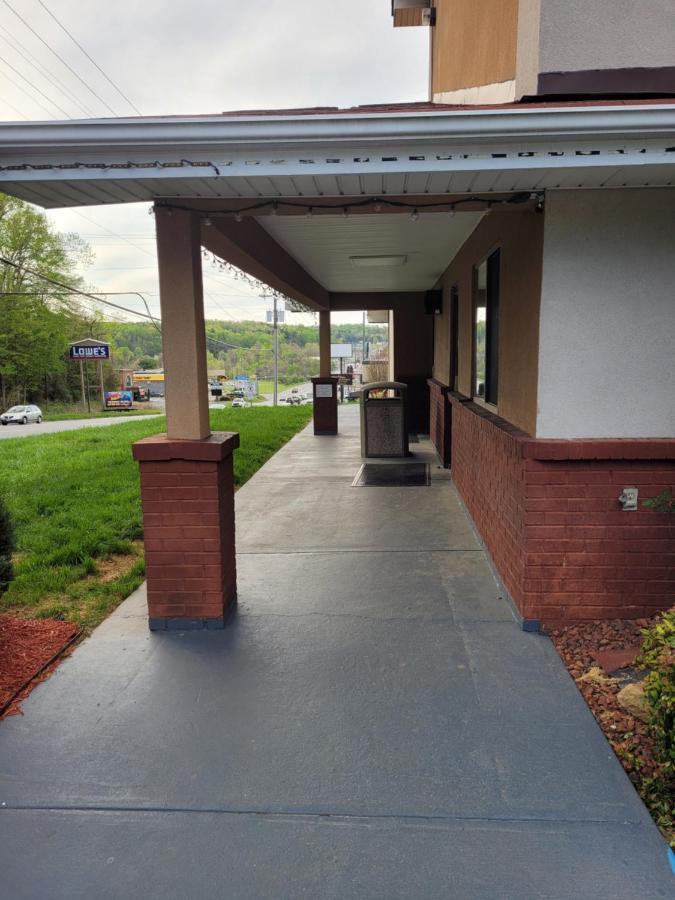 Raceway Inn Martinsville Exteriör bild