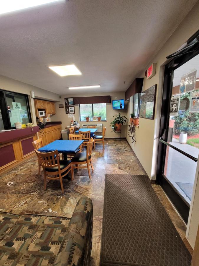 Raceway Inn Martinsville Exteriör bild
